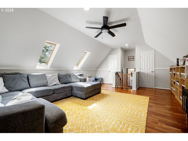 75 MARLBORO Ln, Eugene, OR 97405
