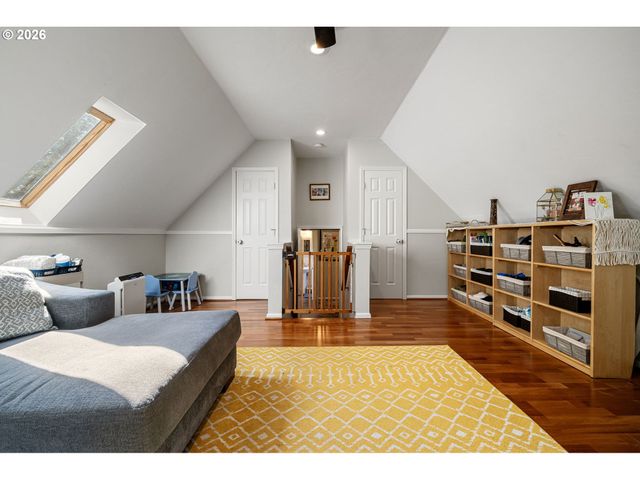 75 MARLBORO Ln, Eugene, OR 97405