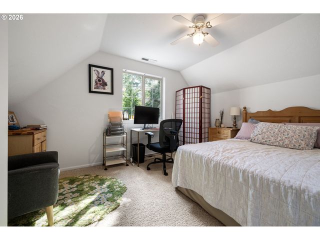 75 MARLBORO Ln, Eugene, OR 97405