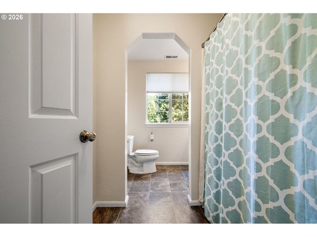 75 MARLBORO Ln, Eugene, OR 97405