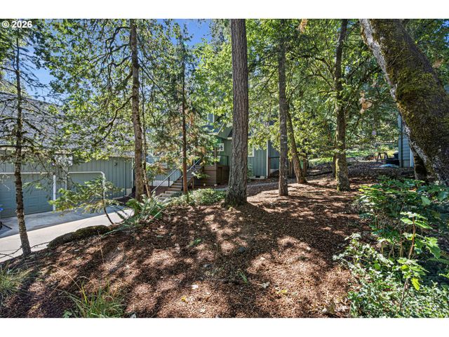 75 MARLBORO Ln, Eugene, OR 97405