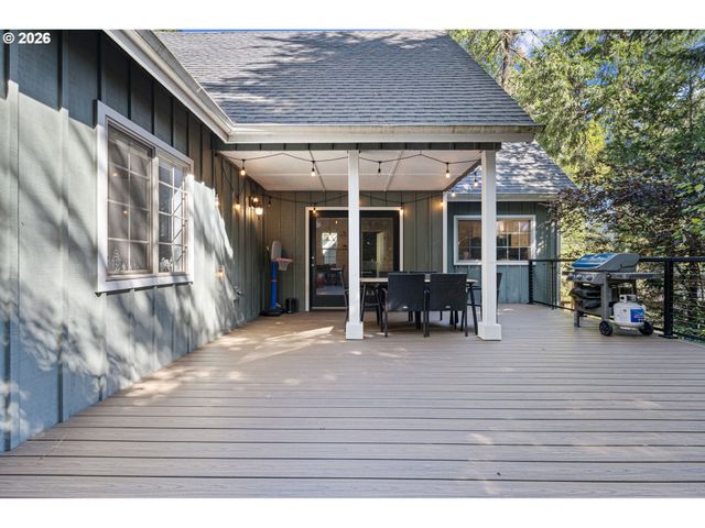 75 MARLBORO Ln, Eugene, OR 97405
