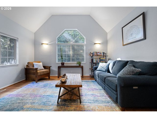 75 MARLBORO Ln, Eugene, OR 97405