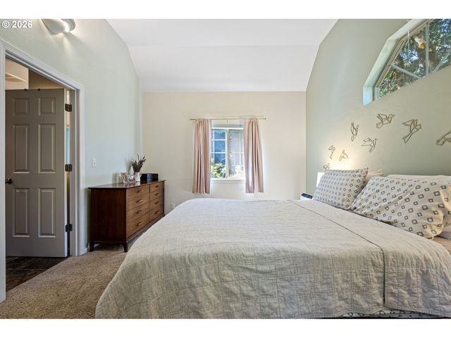 75 MARLBORO Ln, Eugene, OR 97405