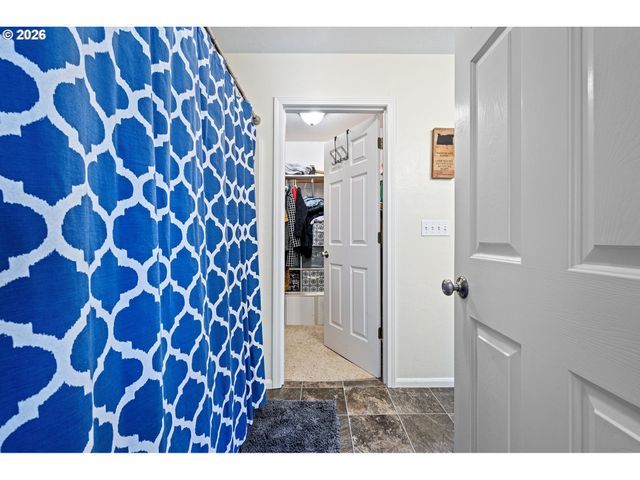 75 MARLBORO Ln, Eugene, OR 97405