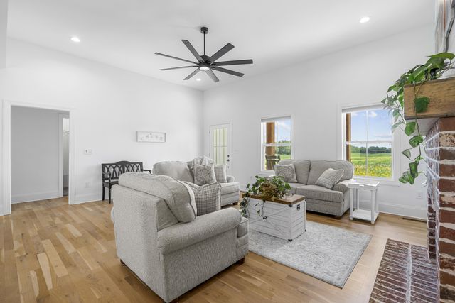 5675 Minnis Rd, Springfield, TN 37172