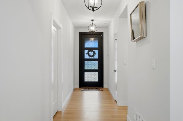 527 TOMAHAWK DR, Columbia, MO 65203