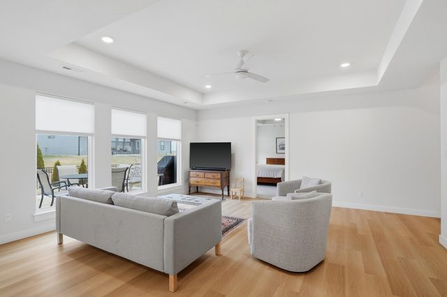 527 TOMAHAWK DR, Columbia, MO 65203