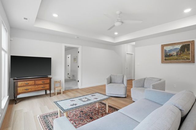 527 TOMAHAWK DR, Columbia, MO 65203