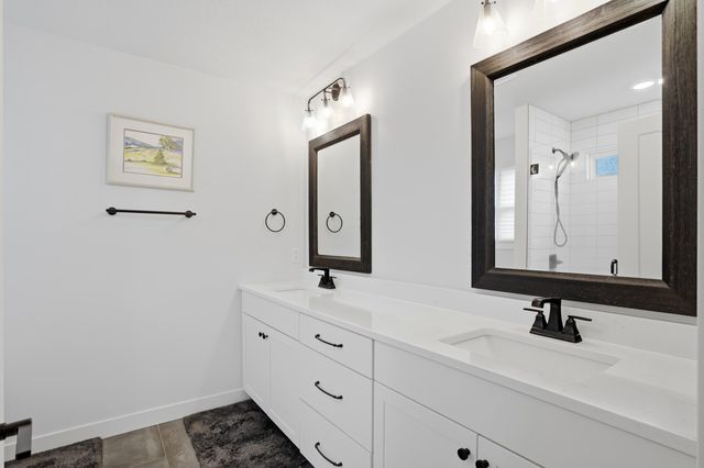 527 TOMAHAWK DR, Columbia, MO 65203