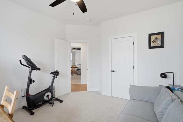 527 TOMAHAWK DR, Columbia, MO 65203