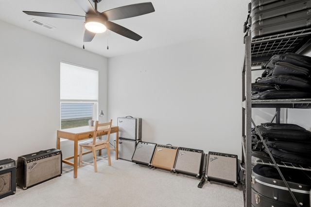 527 TOMAHAWK DR, Columbia, MO 65203