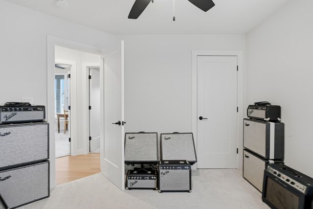 527 TOMAHAWK DR, Columbia, MO 65203