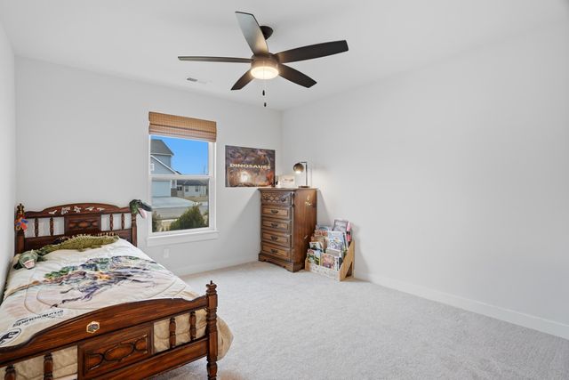 527 TOMAHAWK DR, Columbia, MO 65203