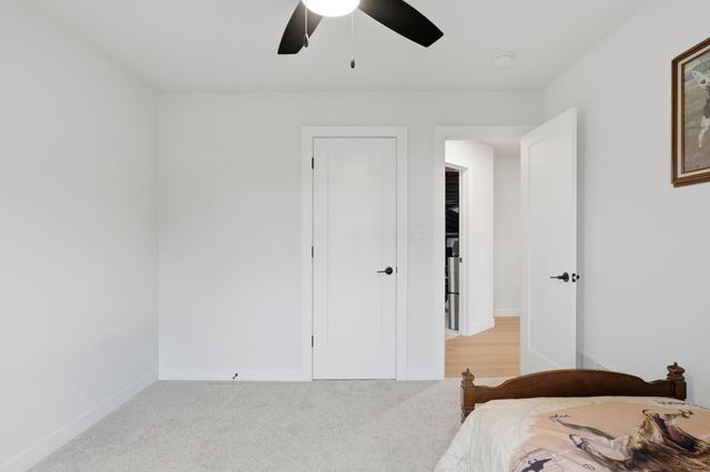 527 TOMAHAWK DR, Columbia, MO 65203