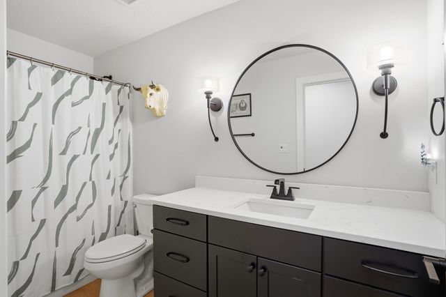 527 TOMAHAWK DR, Columbia, MO 65203