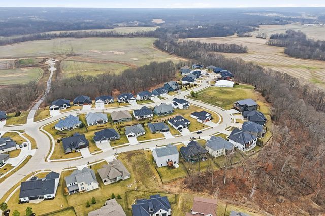 527 TOMAHAWK DR, Columbia, MO 65203