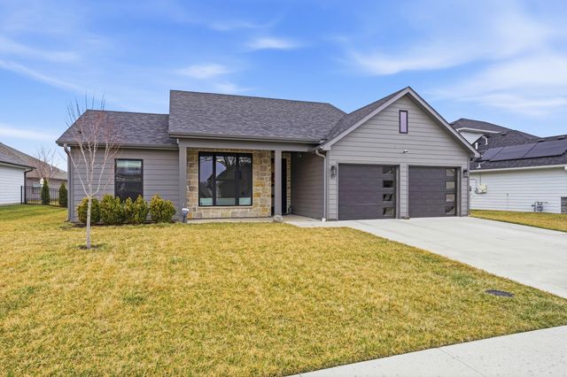 527 TOMAHAWK DR, Columbia, MO 65203