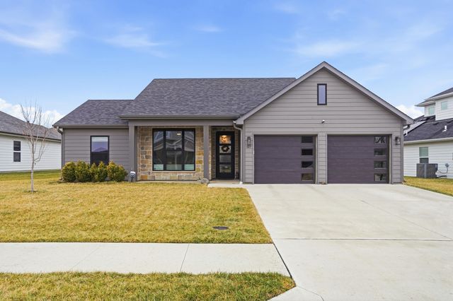 527 TOMAHAWK DR, Columbia, MO 65203