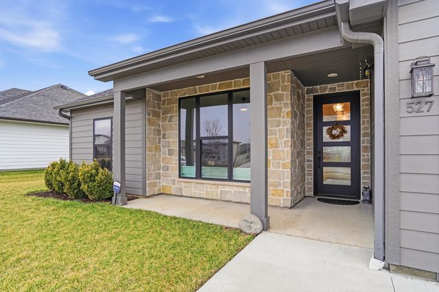 527 TOMAHAWK DR, Columbia, MO 65203