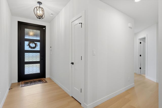 527 TOMAHAWK DR, Columbia, MO 65203