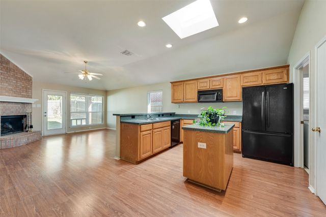 236 Goldeneye Lane, Fort Worth, TX 76120