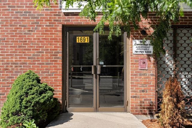 1691 Cambridge St 22, Cambridge, MA 02138