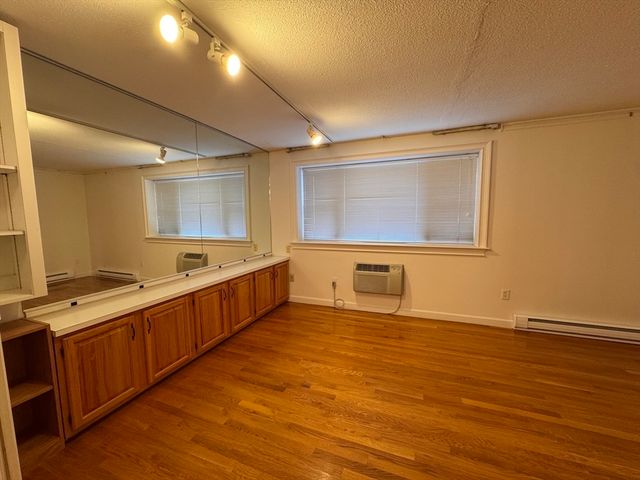 1691 Cambridge St 22, Cambridge, MA 02138