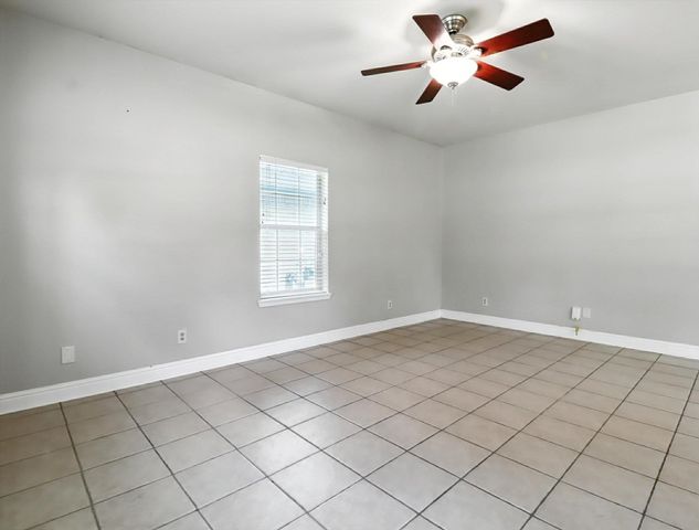 126 E Hoyt Dr, Longview, TX 75601