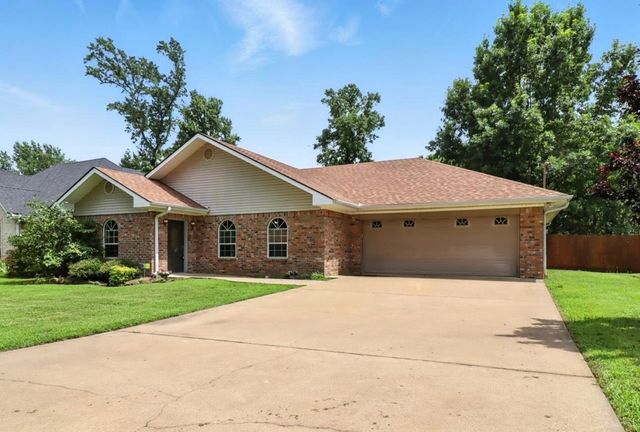 126 E Hoyt Dr, Longview, TX 75601