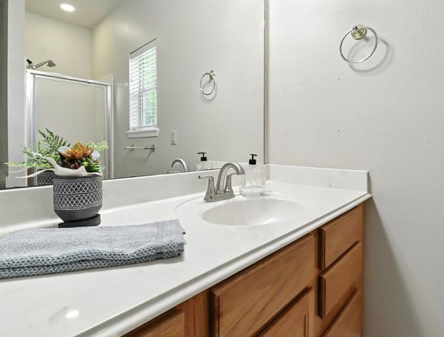 126 E Hoyt Dr, Longview, TX 75601