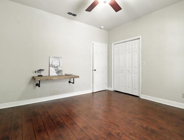 126 E Hoyt Dr, Longview, TX 75601