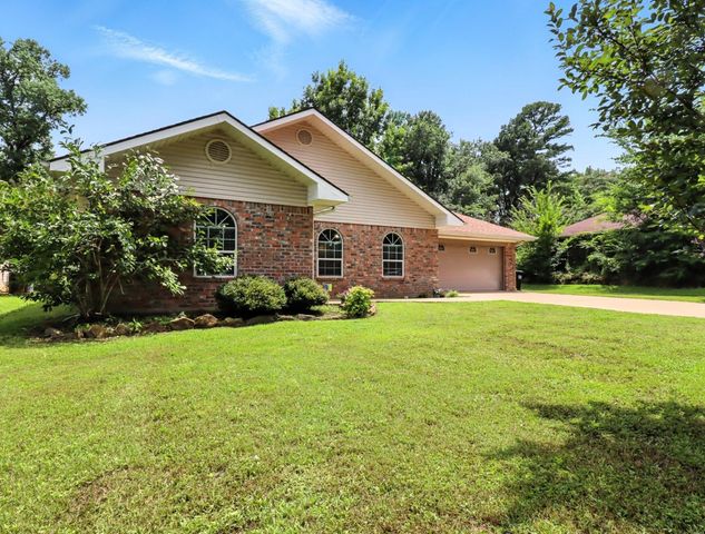 126 E Hoyt Dr, Longview, TX 75601