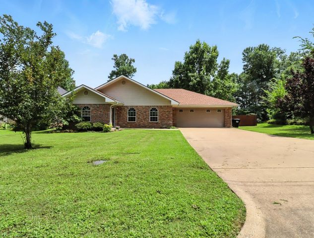 126 E Hoyt Dr, Longview, TX 75601