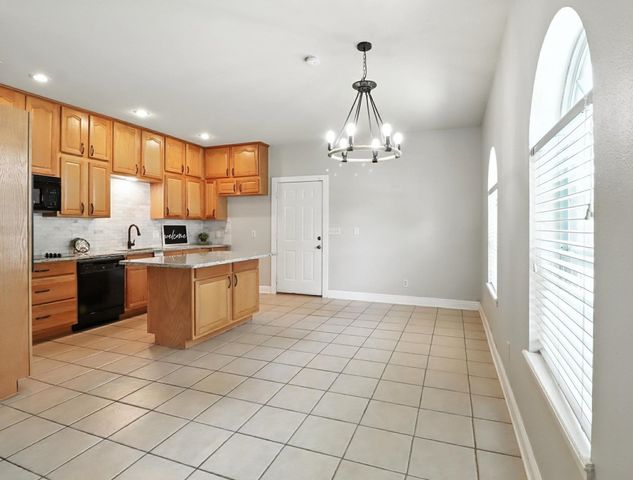 126 E Hoyt Dr, Longview, TX 75601