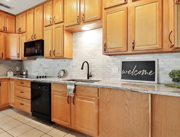 126 E Hoyt Dr, Longview, TX 75601