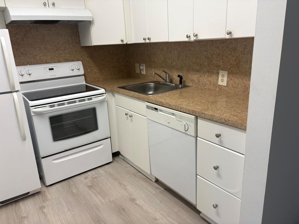 Image 2 of property listing at 398 Mansfield J 398 J, Boca Raton, FL 33434