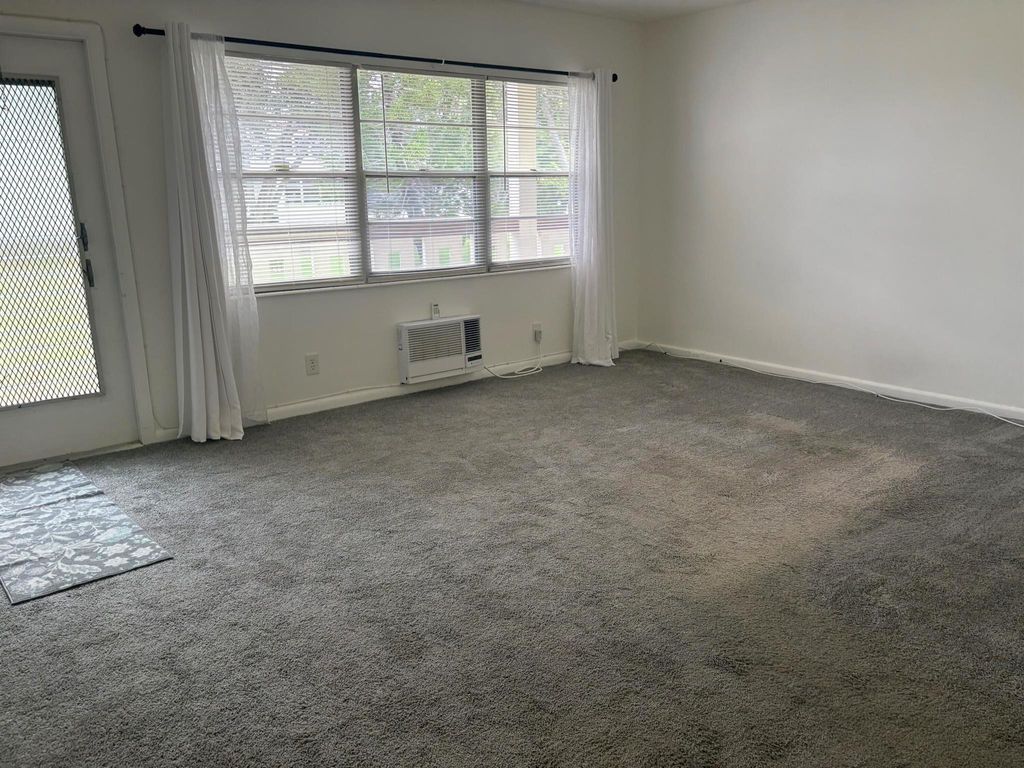 Image 5 of property listing at 398 Mansfield J 398 J, Boca Raton, FL 33434