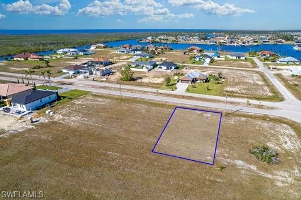 4604 Jacaranda PKWY W, CAPE CORAL, FL 33993 — exterior