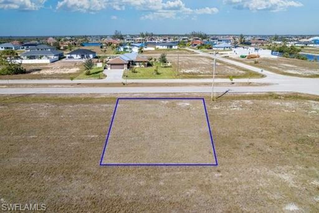 4604 Jacaranda PKWY W, CAPE CORAL, FL 33993 — photo 2