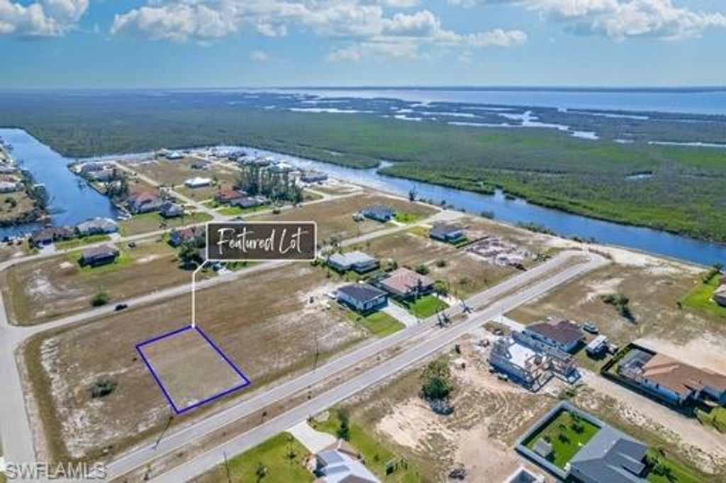 4604 Jacaranda PKWY W, CAPE CORAL, FL 33993 — photo 4