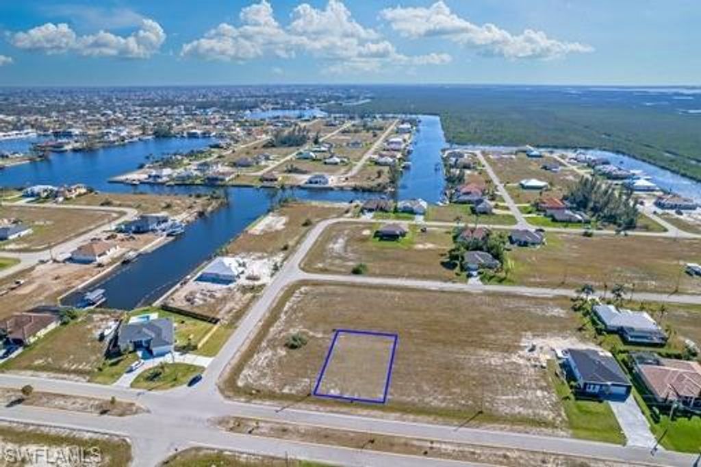4604 Jacaranda PKWY W, CAPE CORAL, FL 33993 — photo 5