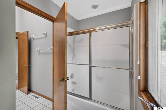 10612 Monroe Street, Omaha, NE 68127
