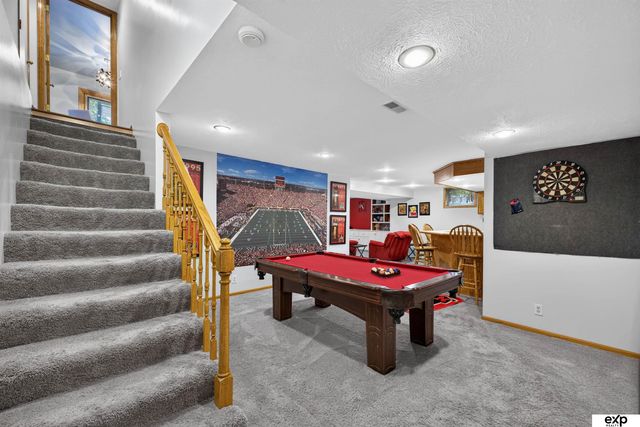 10612 Monroe Street, Omaha, NE 68127