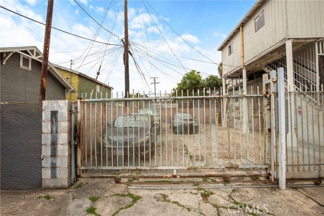 247 W Florence, Los Angeles, CA 90003