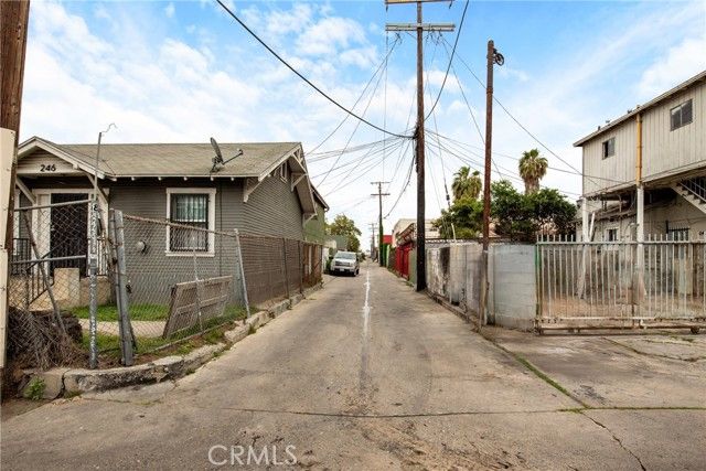 247 W Florence, Los Angeles, CA 90003