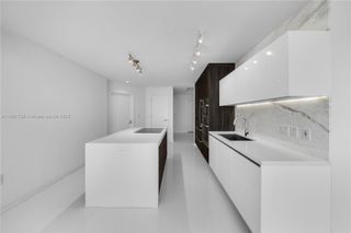 851 NE 1st AVE 2106, Miami, FL 33132