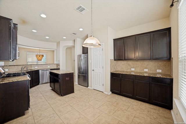 6818 FORT BND, San Antonio, TX 78223