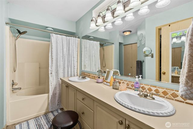4721 Parkside Drive SE, Lacey, WA 98503