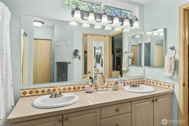 4721 Parkside Drive SE, Lacey, WA 98503